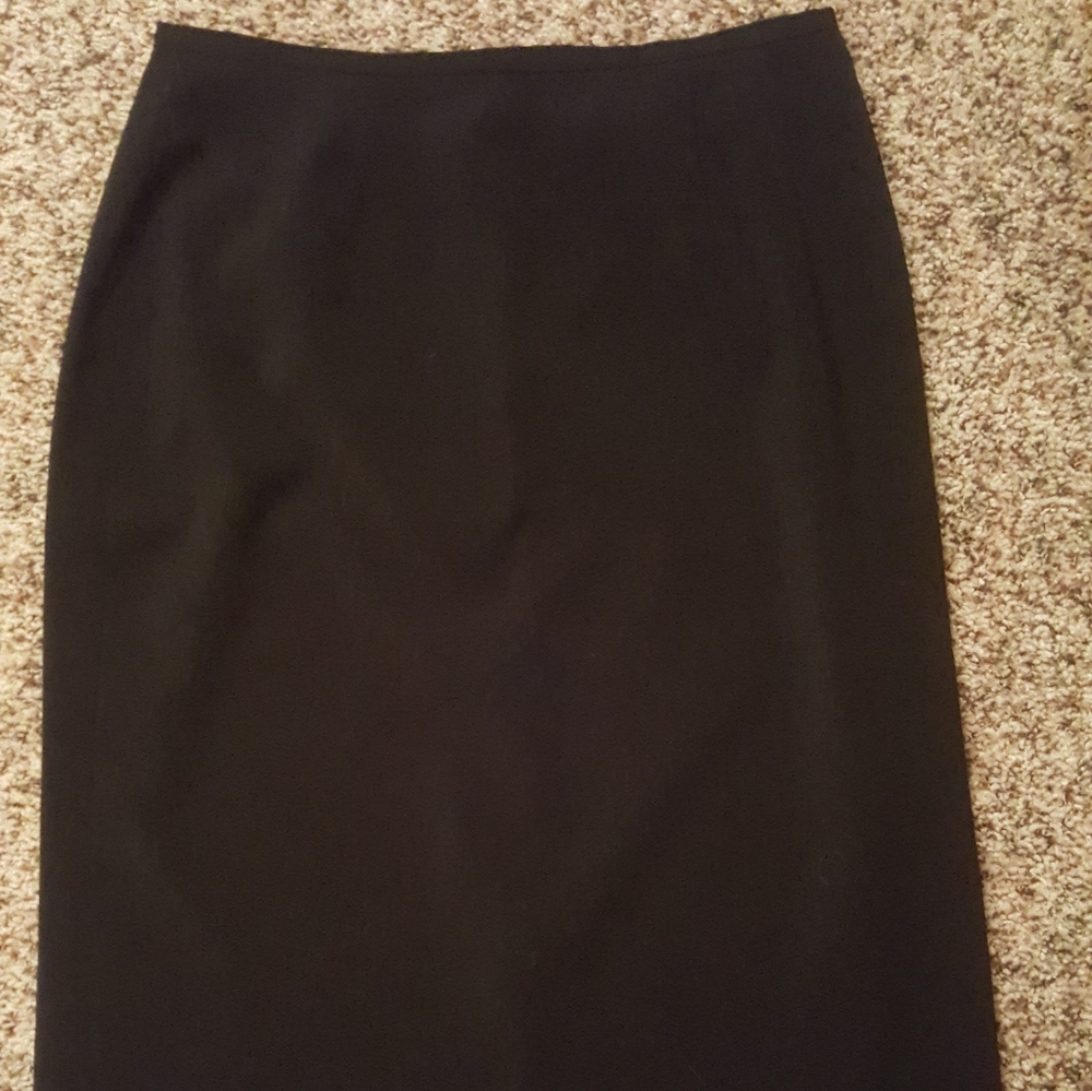 East 5th size 6 Black Pencil Skirt